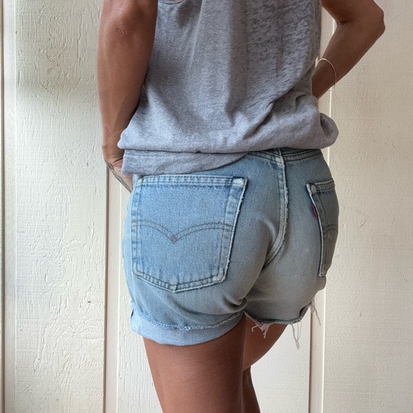 Vintage Levi’s 501 selvedge jean shorts Tag 28 Fit 24 - Picture 3 of 9